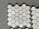 Đá Mosaic vàng chip lục giác bóng L53P002